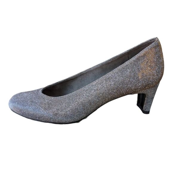Stuart Weitzman Silver Glitter Accent Pumps Size 7 - Picture 5 of 12